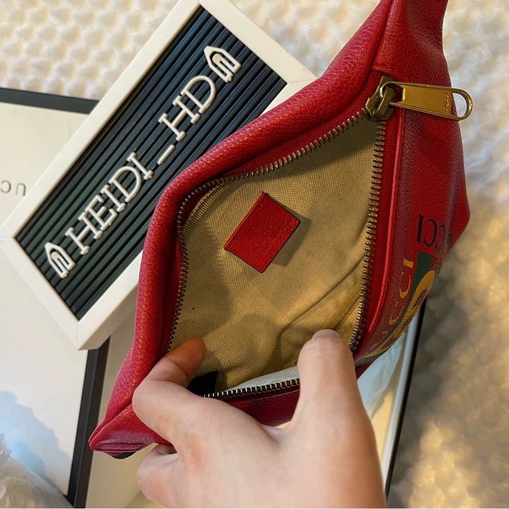 GUCCI Grained Calfskin Small Logo Belt Bag in Red - Picture 7 of 12